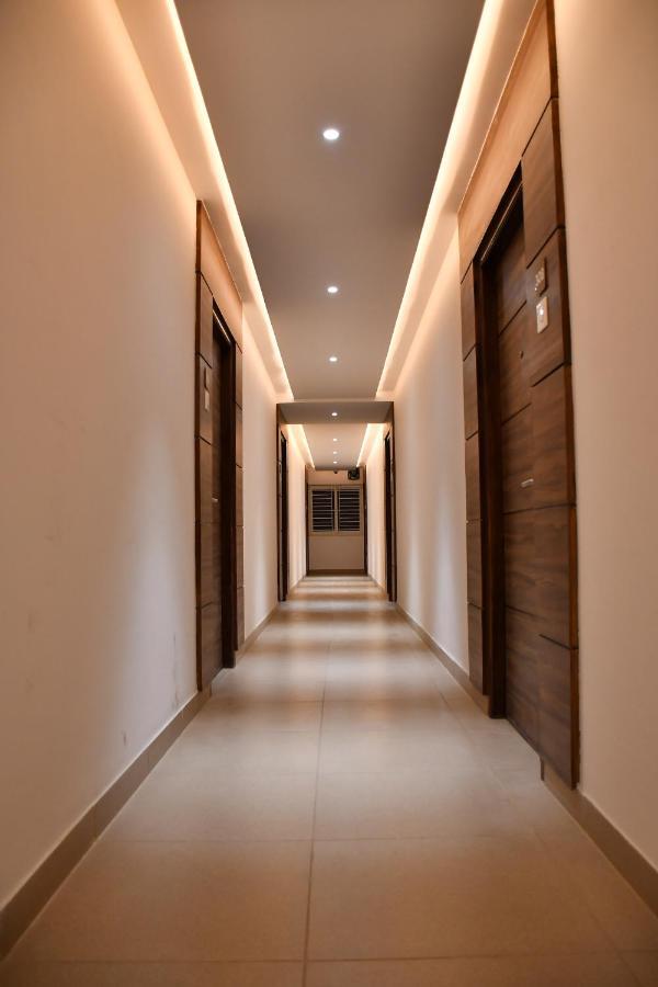 Adhikrishna Arcade Hotel Erode Exterior foto